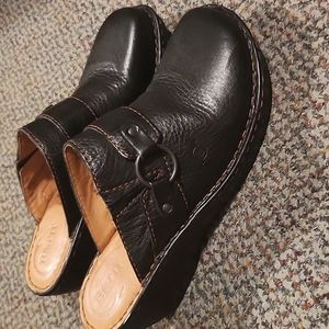 Born Black Leather Mules Size 11 EUC